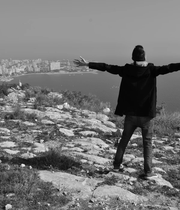 hombre con libertad de adicciones